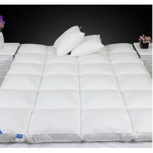 Queen Size Luxury 0.9D Microfiber Fill Baffle Boxes with Lining Mattress Topper for Home / Hotel