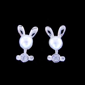 China Bunny Style Children Silver Jewellery / Fashionable Freshwater Pearl Earrings supplier