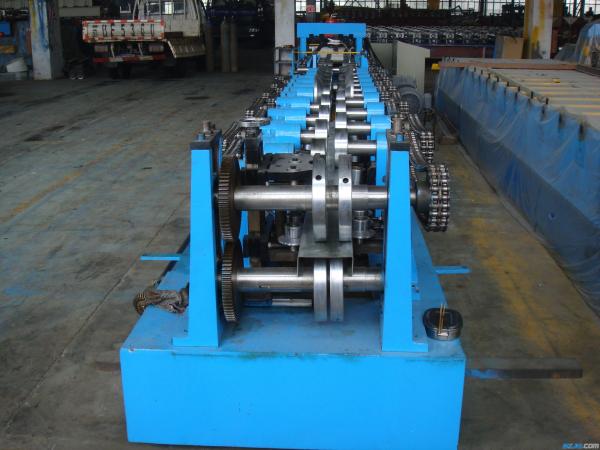 C Z Purlin Interchangeable Steel Rolling Machine / Metal Roll Forming Machine In