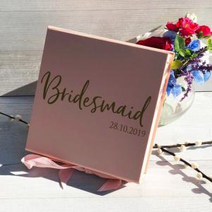 China Personalised Printed Bridal Party Gift Set Packaging Box Pink Bridesmaid Proposal Gift Packaging Box With Ribbon supplier