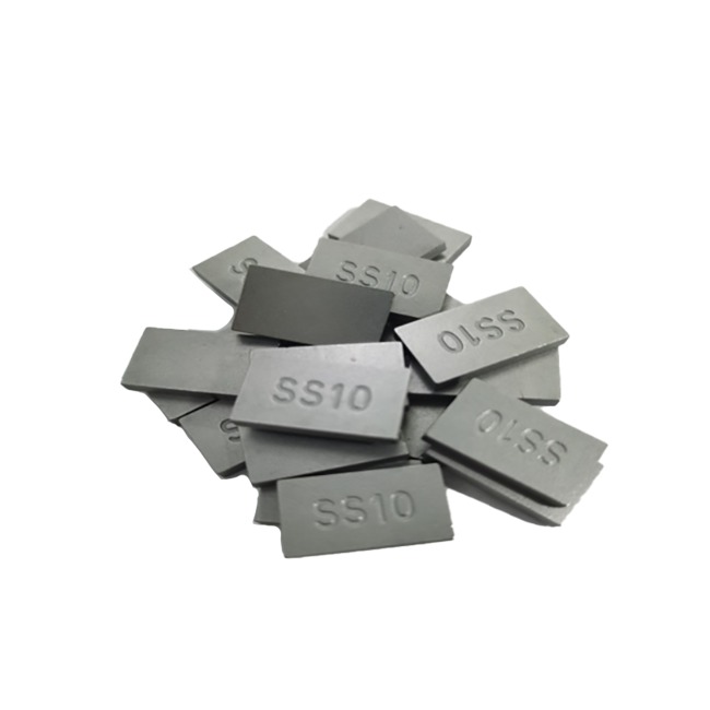 China Customized Tungsten Carbide Brazed Tips with Density 14.90 g/cm³ Hardness 93.0 HRA and TRS 2700 Mpa for Stone Cutting wholesale