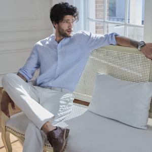 China Las camisas de lino casuales para hombre de encargo tejidas multicoloras congregaron ajuste estándar del cuello supplier