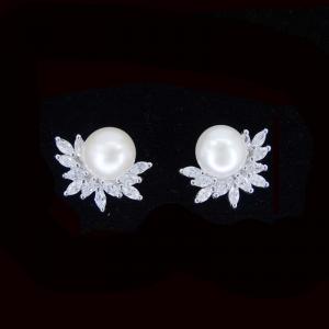 Beautiful Pearl Flower Earrings Fashion Jewelry Stub For Engagement
