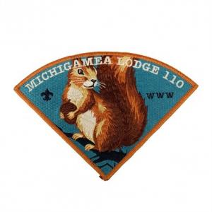 China Exclusive Cute Embroidery Patches , Souvenir Sew Chenille Letter Patches supplier