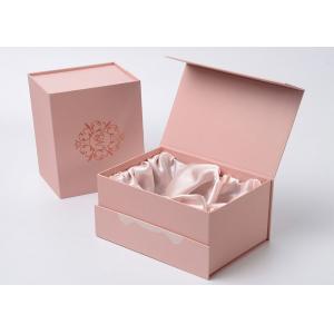 China Handmade Beautiful Pink Gift Box , Magnetic Paper Box Simple Recyclable supplier