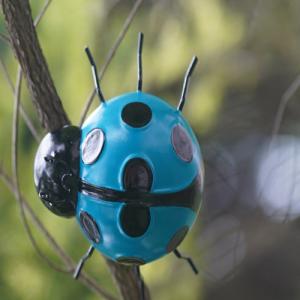 China Small Metal Ladybird Garden Ornaments Artistic Metal Ladybug Wall Decor supplier