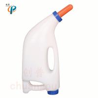 China 4000ml Calf Feeding Bottle With Handle , Calf Bottles Colostrum Feeding Equipment With Nipples on sale