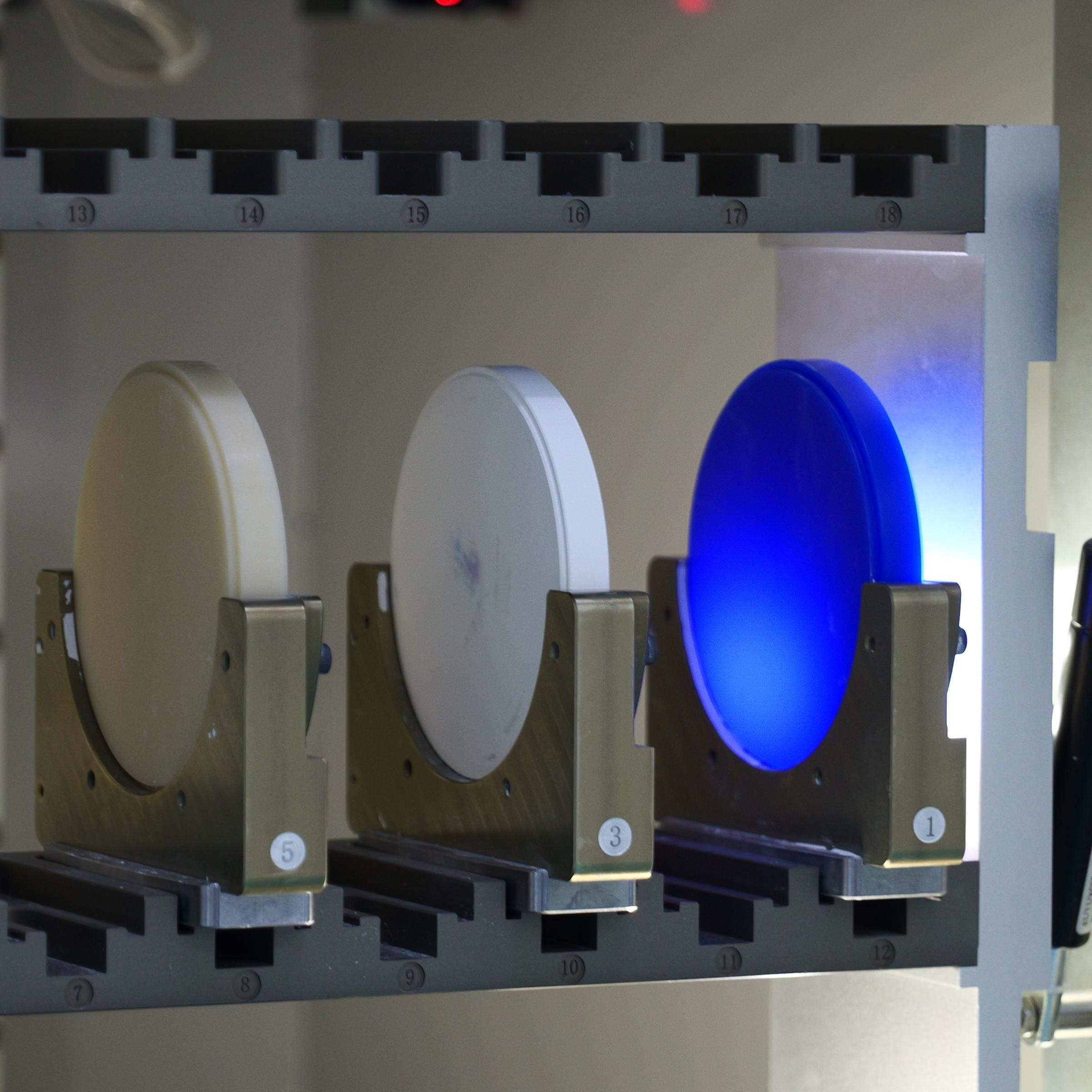 China Yucera 高効率 CNC ミリング装置、ジルコニア歯科修復 CAD CAM 歯の精密切削用 wholesale