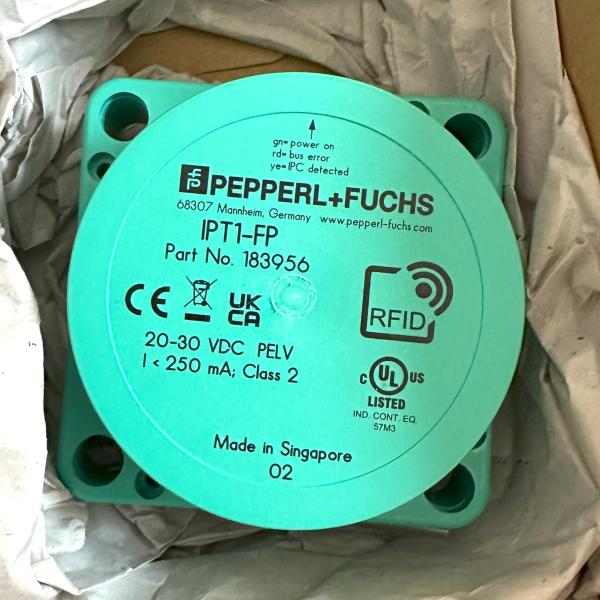 ペッパール・フックス IPT1-FP インダクティブ近感センサー 1.5mm 10-30V DC範囲