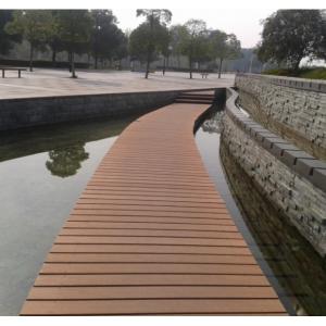 China Waterproof and Barefeet WPC Outdoor Decking Flooring with Natural Wood supplier