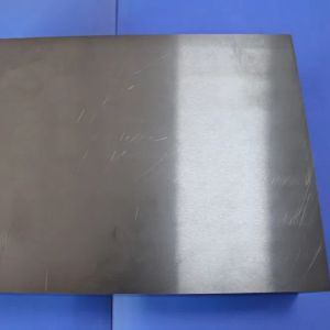 China Herramientas de carburo sólido de placa súper dura y plana a nivel de micras con resistencia a altas temperaturas para mecanizado de precisión wholesale