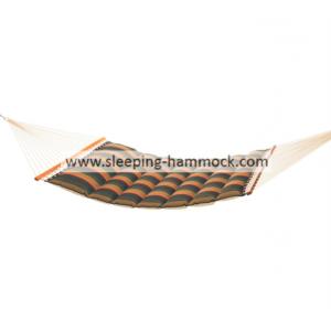 China Weather Resistant Soft Polyester Pillow Top Hammocks With Solid Hardwood Bar Desert Wave supplier