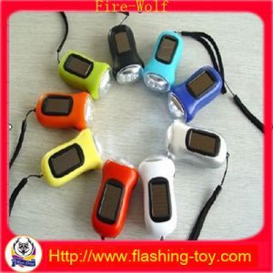 China Tocha solar do diodo emissor de luz do dínamo on sale