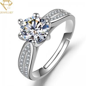 China Cubic Zirconia Silver Diamond Engagement Rings Shiny Polish supplier