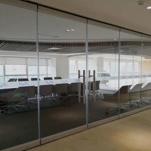 China Frameless Glass Office Furniture Partitions Operable Walls For Conference Room supplier