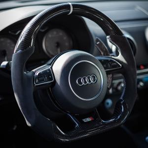 China Audi Series Flat Buttom Steering Wheel Fragmented Carbon Vehicle Accessories supplier