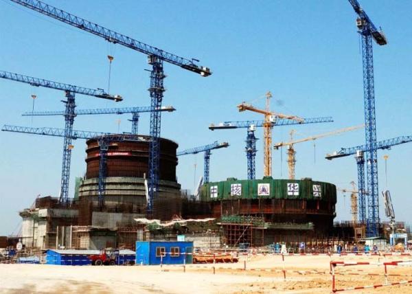 Plataforma principal concreta del encofrado los 2.2m del andamio de la seguridad que sube
