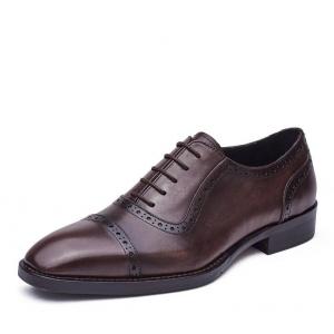 Lace Up Mens Pointed Toe Dress Shoes Autumn Mens Brown Brogue Shoes For Wedding