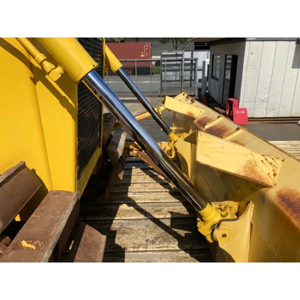 China D65 Bulldozer Komatsu utilisé moteur SAA6D114E3 pour différentes conditions de travail wholesale
