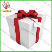 China Luxury White  Paper Packaging Boxes For Shopping With Pantone Color Printing on sale