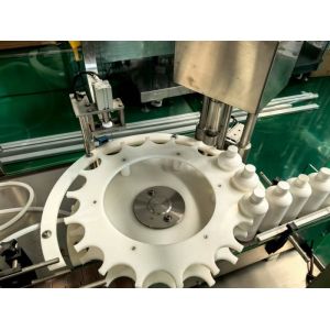 China Machine de remplissage d'huiles essentielles pour flacons en verre et plastique de 5 à 50 ml. Caractéristiques : Pas de flacon, pas de lavage. wholesale