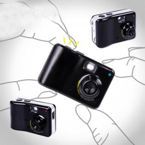 China 動き検出8,000,000 -ピクセル デジタル携帯用完全な実時間車小型DVRのレコーダー wholesale