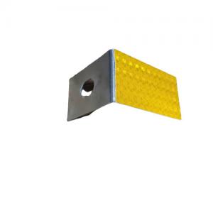 High Visibility Aluminum Guardrail Reflector Suitable for Various Weather Conditions