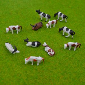 China 1:87 scale ABS plastic Model Painted Mixed Farm Animals Cows 20mm for Model Building Materials supplier