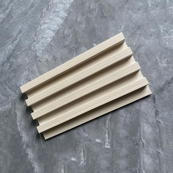 Revestimiento vertical compuesto plástico de madera de WPC panel el arreglo para requisitos particulares
