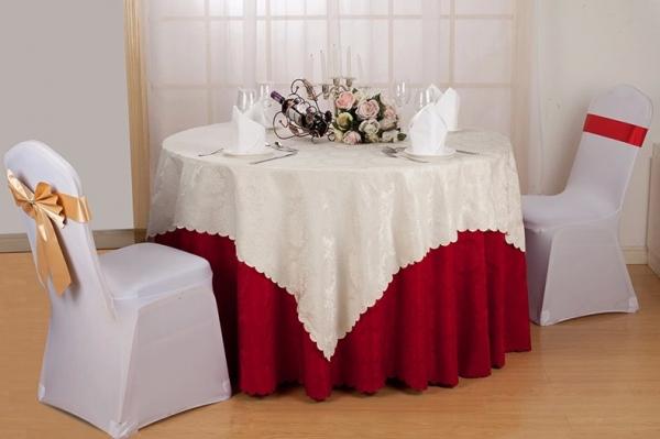 Red / White / Yellow Hotel Polyester Damask Tablecloth For Party Wrinkle