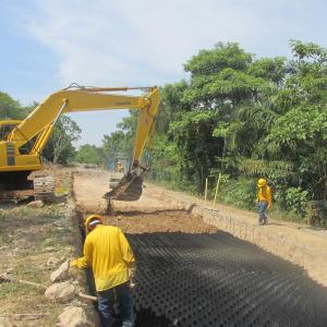 Smooth Plastic HDPE Geocell Gravel Pathway Stabilizer Grid For Road Construction