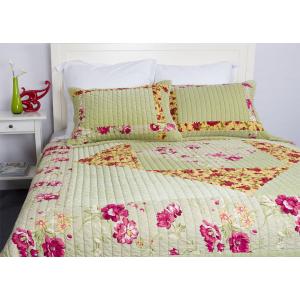 China Embroidered Velvet Quilted Bedspread , Straight Lines 3pcs Cotton Quilts And Coverlets wholesale