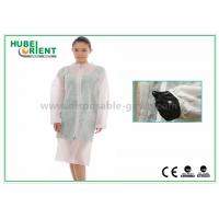 China Disposable 45gsm Nonwoven Lab Coat Waterproof With Short Collar on sale