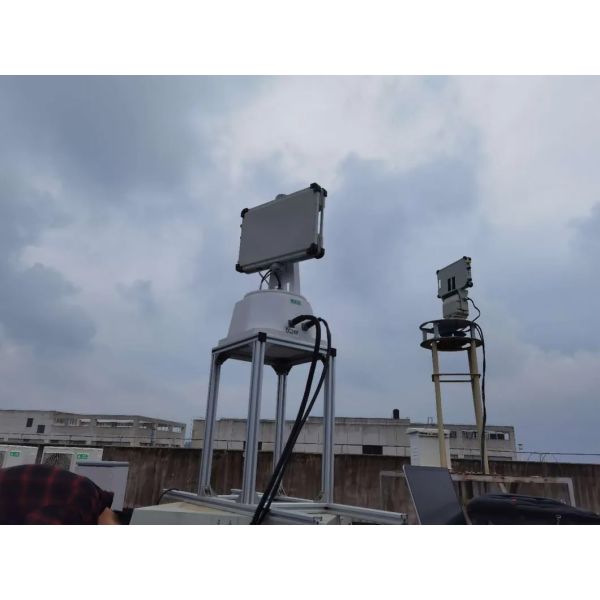 Air Target Classification Phased Array Radar with High Range Resolution and 256W Transmit Power