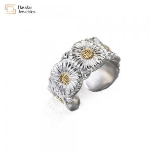 China Daisy Stainless Steel Hip Hop Jewelry Chrysanthemum Flower Ring GD supplier