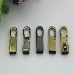 China Metal accessories zinc alloy various color key chain hardware snap hook with screws supplier