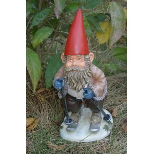 China Filand resin handmade Funny Garden Gnomes statues with ISO approved supplier