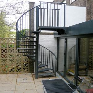 Indoor / Outdoor Modern Steel Spiral Stairs With Stainless Balustrade