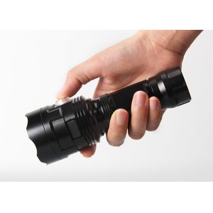 China 再充電可能な超明るいLEDの懐中電燈3800LMの摩耗の抵抗力がある陽極酸化の表面 on sale