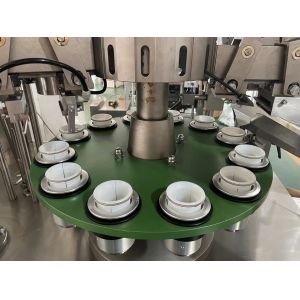 China Máquina semi-automática de preenchimento e vedação de pasta com precisão de ± 1% e sistema de controlo PLC wholesale