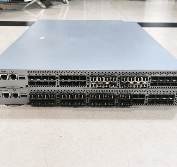 Brocade G720 Switch 24 Active Ports 64G BR-G720-24-32G-R Switch