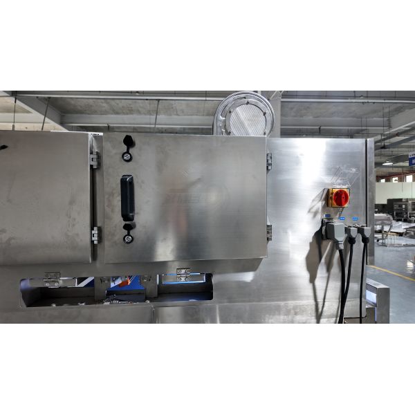 高解像度カメラを搭載したAI選別機、ブラックシルバー触媒用