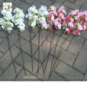 UVG Plastic tree branches with artificial cherry blossoms for wedding table decoration CHR