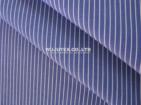 Tissu teint organique de fils de coton, matériel blanc bleu de tissu de chemise