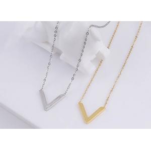 V Letter words necklace female luxury chain fashion 18K gold logo popular accessories titanium steel necklace female