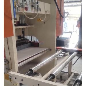 China 操作が簡単なタイル油圧プレスマシンMDFボードシートボードパンチングマシン wholesale