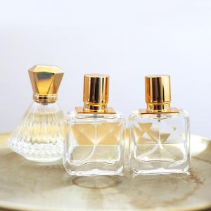 China Botella portátil transparente de cristal del espray de perfume de la botella de perfume de la botella de vidrio del cuadrado de la botella de perfume wholesale