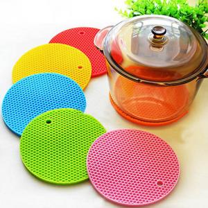 China Multipurpose Round Honeycomb Silicone Pot Holders Colorful Silicone Table Mat supplier
