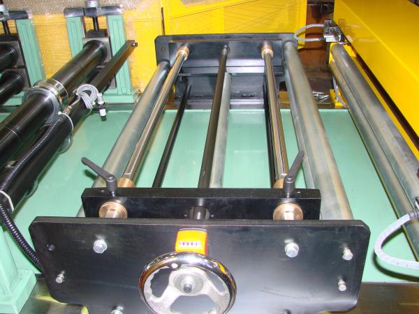 5.5KW/1.2 Inch Single Chain Drive and Metal Trapezoid Wall Panel Roll Forming Machine