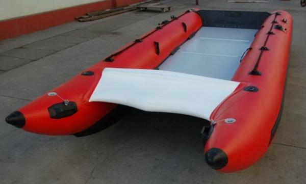 Red Hand Crafted High Speed Inflatable Boats Racing Catamaran Boat With 450cm